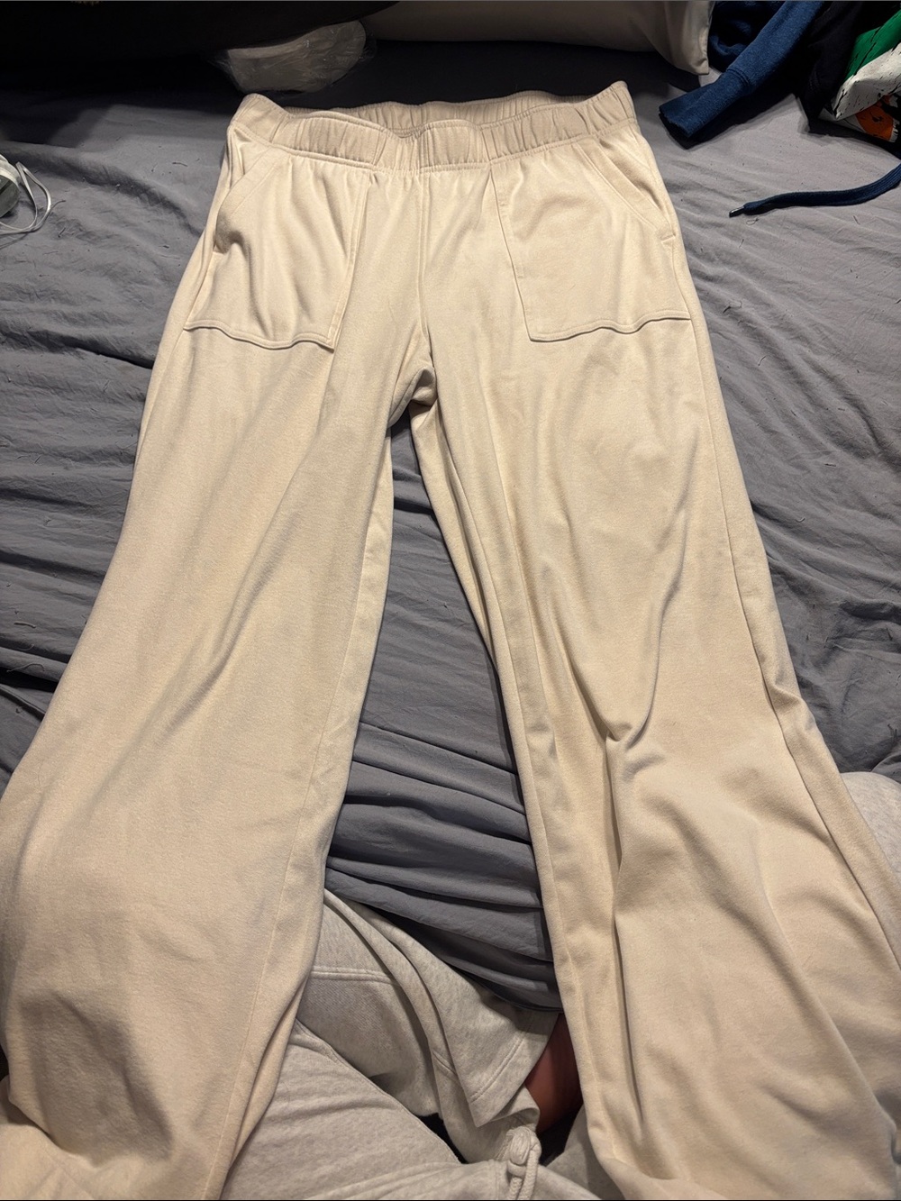 long crème wide legged sweatpants, XL